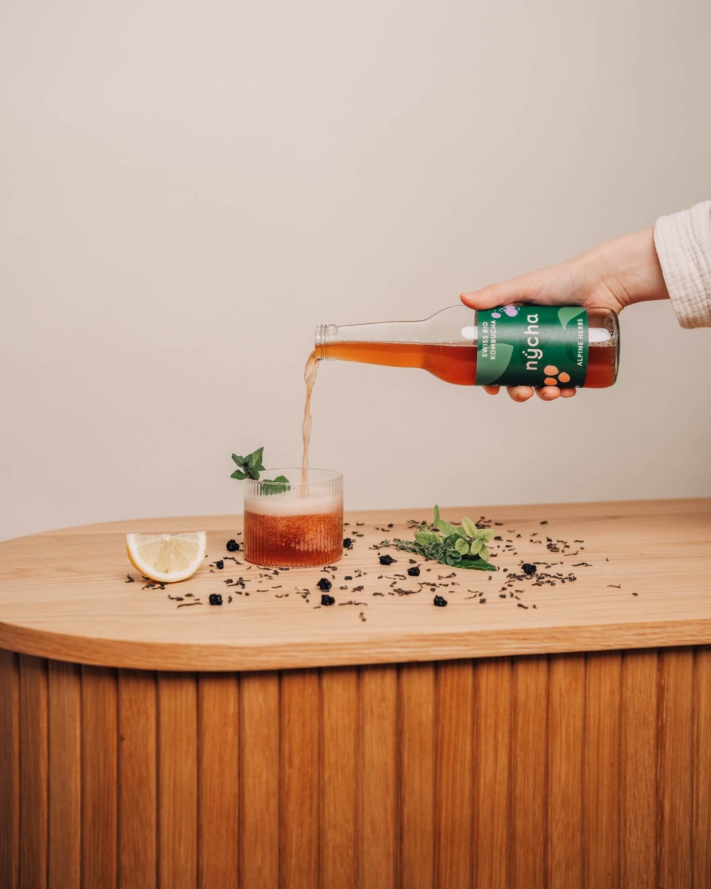 alpine herbs kombucha, bio - 24er box - B2B - pick up